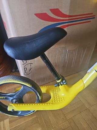 Bicicleta niño sin pedales amarilla