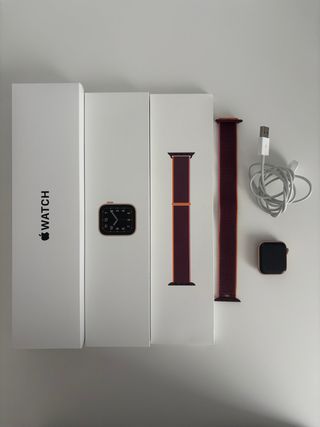 Apple Watch SE Oro con Correa Roja