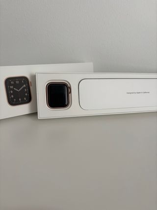Apple Watch SE Oro con Correa Roja