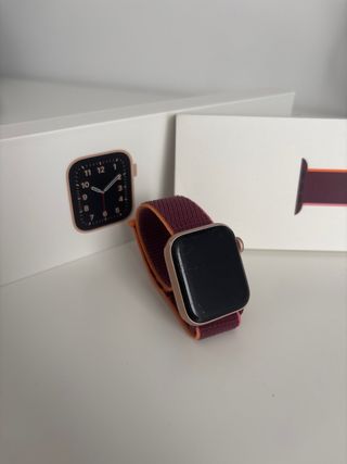 Apple Watch SE Oro con Correa Roja