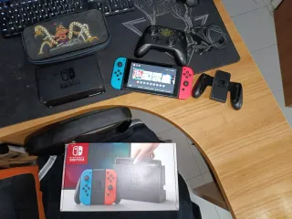 Nintendo Switch Edición Roja y Azul