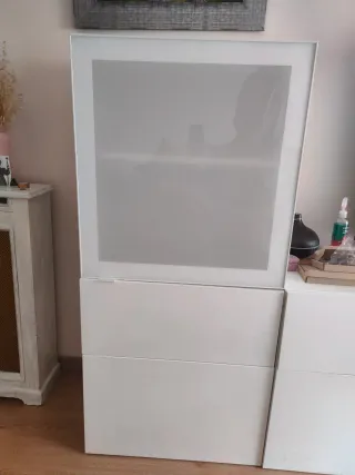 Estantería Besta Ikea con puerta