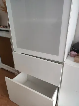 Estantería Besta Ikea con puerta