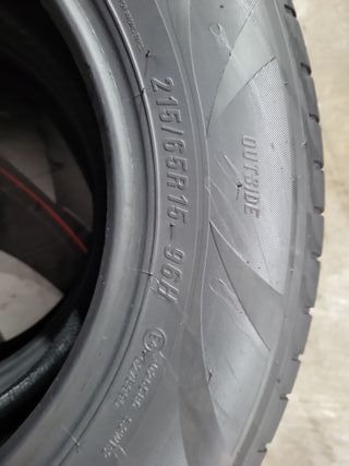 2 Neumáticos  215/65 R15 Maxxis 