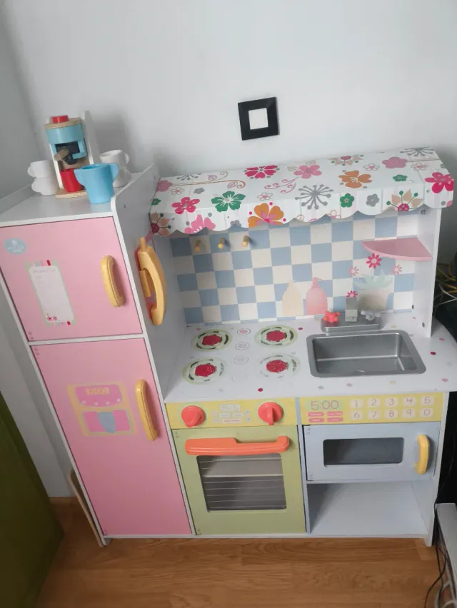 Cocinita de madera para niños