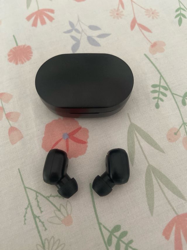 Auriculares inalámbricos negros