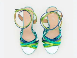 Sandalias de tacón azul y verde