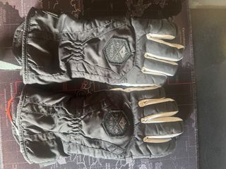 Guantes de esquí tallas desde 6 a 10 años.