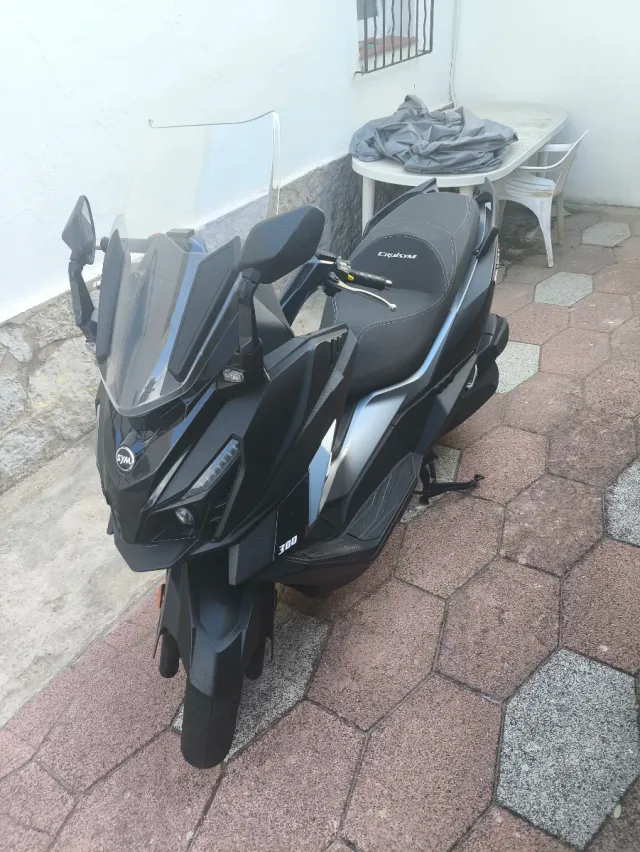 Moto Scooter SYM 300 Negra