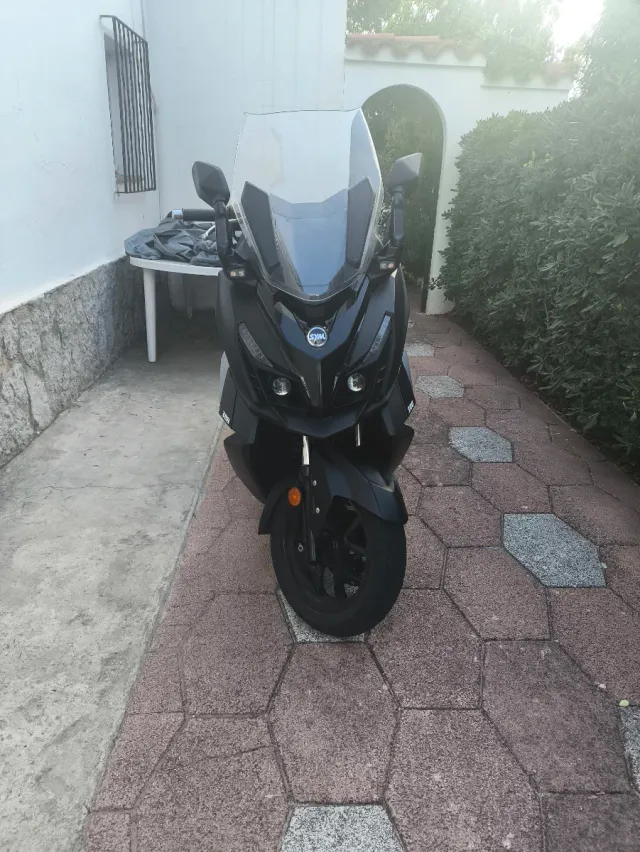 Moto Scooter SYM 300 Negra