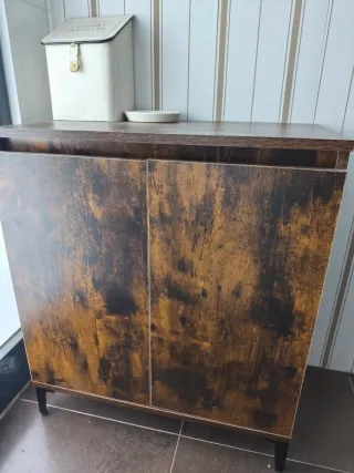Cómoda de madera estilo rústico