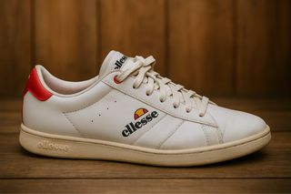 Zapatillas Ellesse Blancas y Rojas