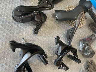 GRUPO COMPLETO ULTEGRA Di2 12V ZAPATA. A ESTRENAR