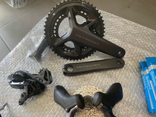 GRUPO COMPLETO ULTEGRA Di2 12V ZAPATA. A ESTRENAR