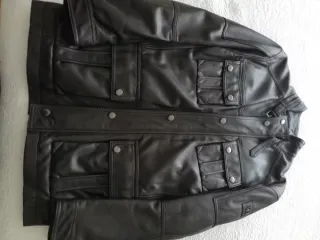 Chaqueta de cuero marrón