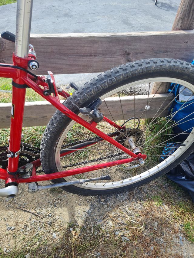 Bicicleta Specialized Hard Rock Roja