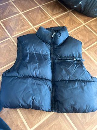 Chaleco Bershka negro