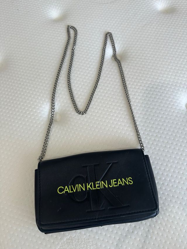 Bolso Calvin Klein Negro Cadena