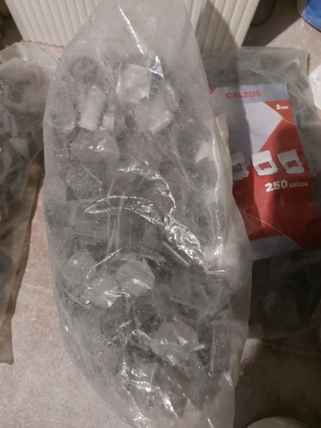 3 Bolsas Calzos Nivelación 2mm 750und