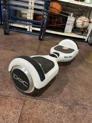 Hoverboard blanco con luces LED