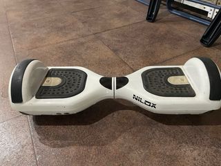 Hoverboard blanco con luces LED