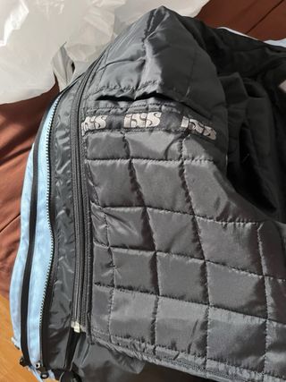 Chaqueta IXS azul y negra