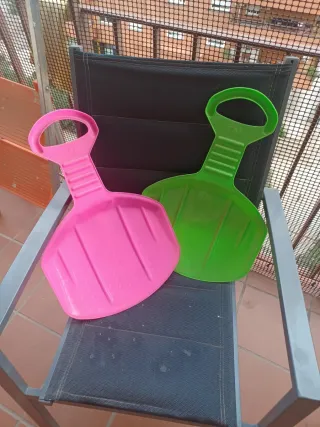 Trineo de nieve rosa y verde