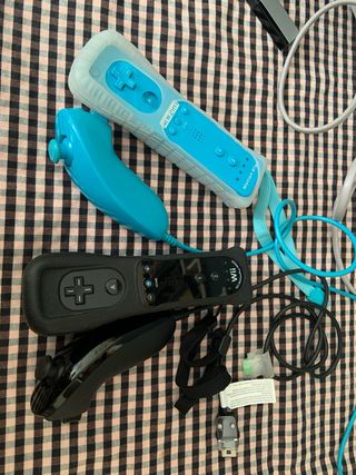 Nintendo Wii Negra + Accesorios y Juegos