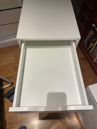 Cajonera blanca con ruedas