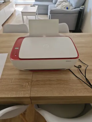 Impresora HP Deskjet 3635 Roja y Blanca