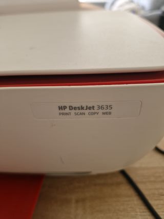 Impresora HP Deskjet 3635 Roja y Blanca
