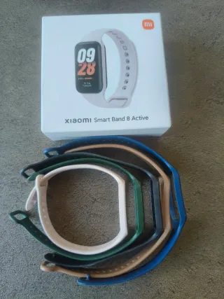 Xiaomi Smart Band 8 Active +5 cinturini 