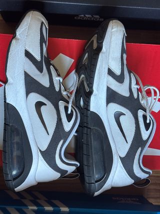 Zapatillas Nike Air Max 200 Negras y Blancas