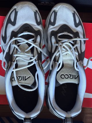 Zapatillas Nike Air Max 200 Negras y Blancas