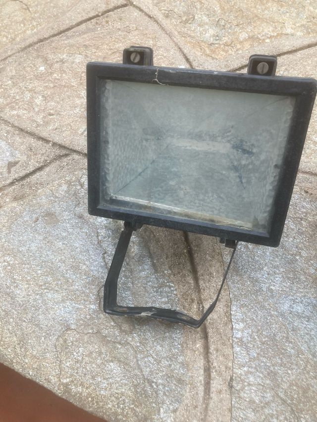 Foco halógeno para obras