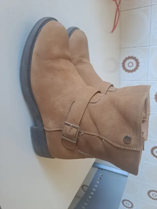 Botas niña camel con hebilla