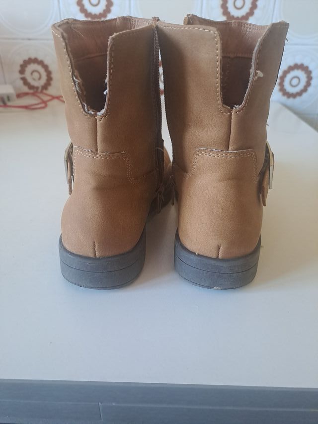 Botas niña camel con hebilla