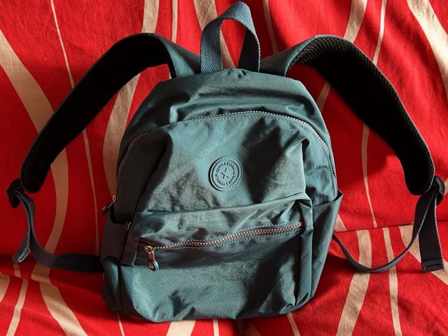 Mochila azul pequeña