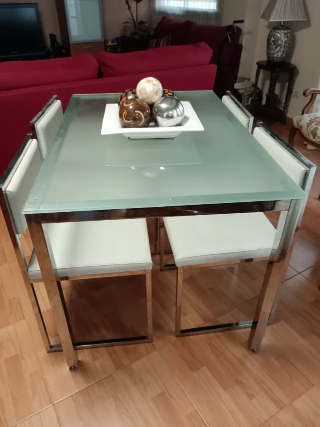 Conjunto completo Mesa Comedor Cristal y 4 Sillas