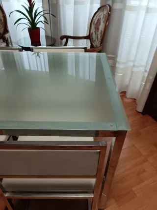 Conjunto completo Mesa Comedor Cristal y 4 Sillas