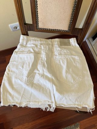 Falda vaquera blanca Pull&Bear