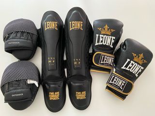 Pack de Combate: Guantes, Espinilleras y Manoplas