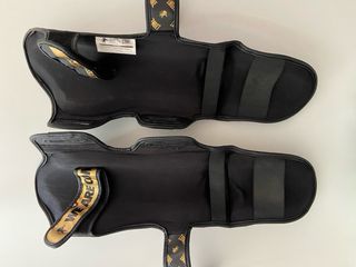 Pack de Combate: Guantes, Espinilleras y Manoplas