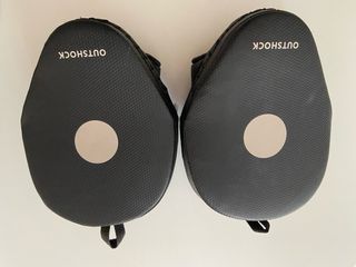 Pack de Combate: Guantes, Espinilleras y Manoplas