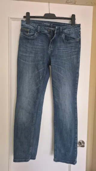 Pantalón vaquero recto azul. (Straight)