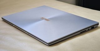 Portátil Asus ZenBook 14