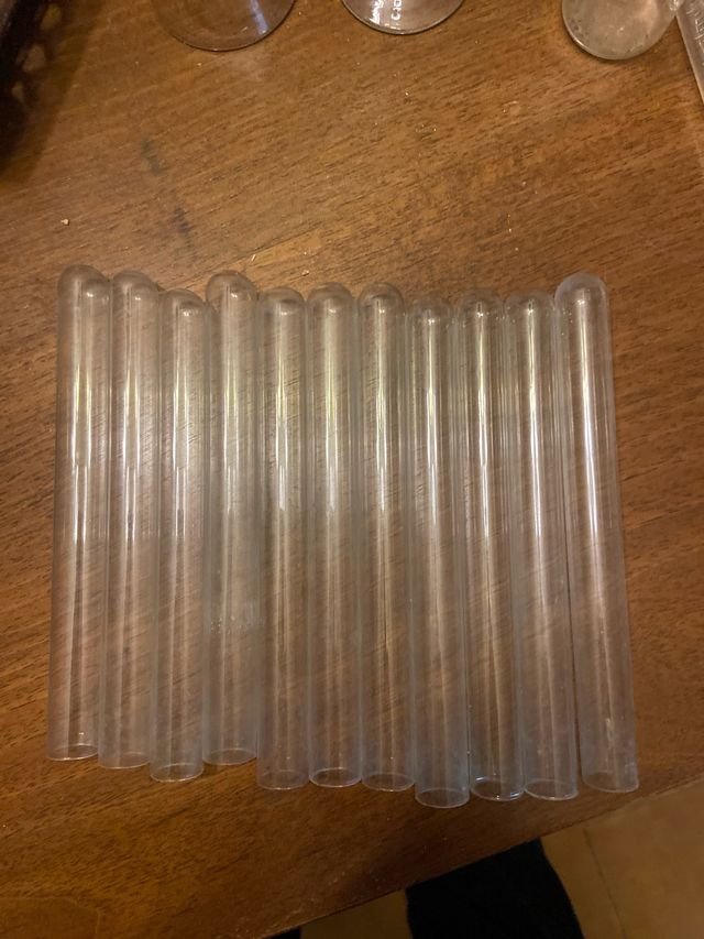 Pipetas y tubos de ensayo