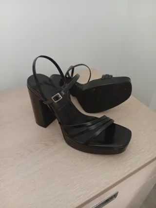 Sandalias tacón negras