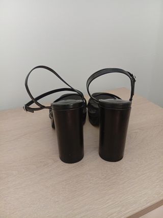 Sandalias tacón negras