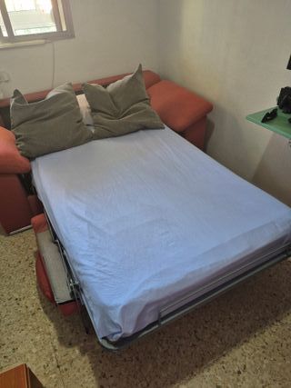 Sofá 2 plazas rojo tela seminuevo